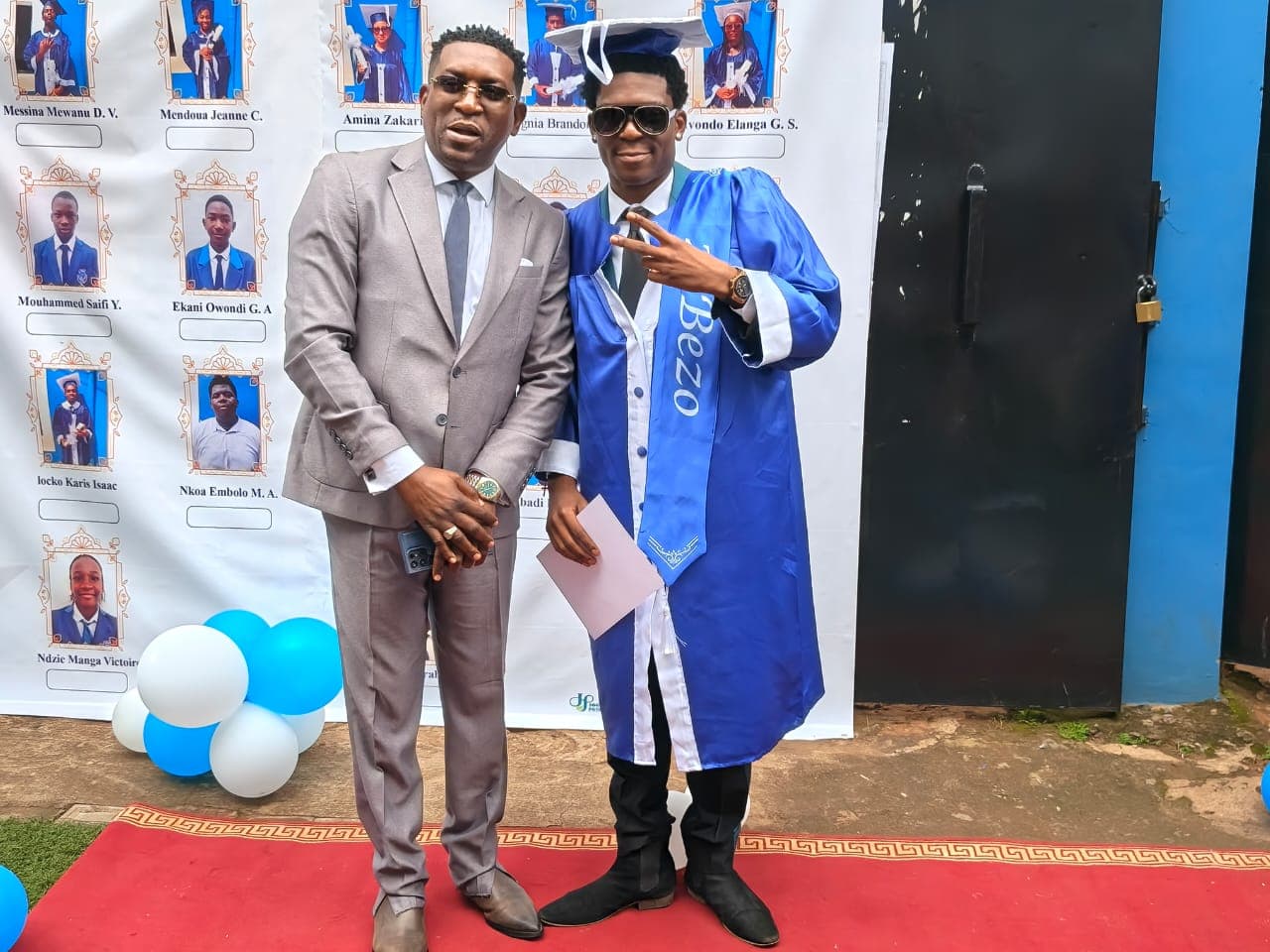 Diplômé avec le Directeur Général CSBIE